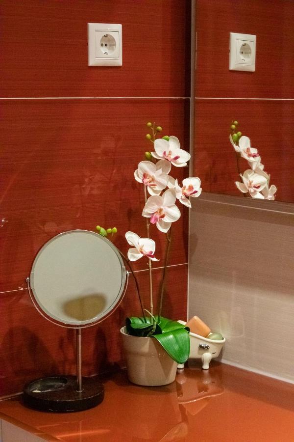 לורס Lovely Apartment Near Airport And Nations Park, With Garage מראה חיצוני תמונה