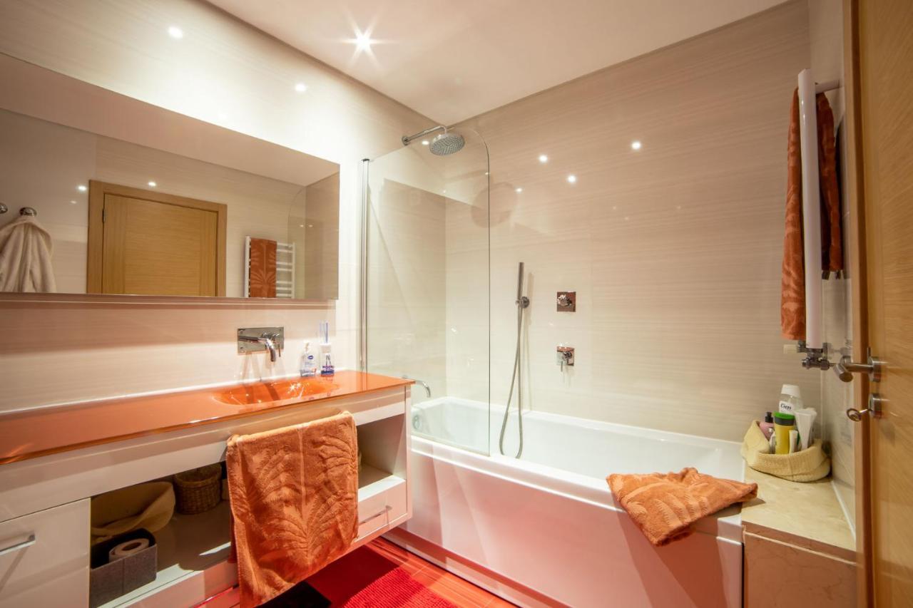 לורס Lovely Apartment Near Airport And Nations Park, With Garage מראה חיצוני תמונה